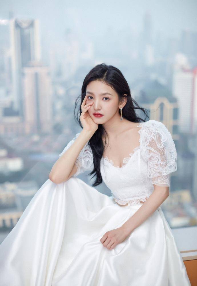 淘宝上的美女模特,一部电影被大家被大家熟知,长相经