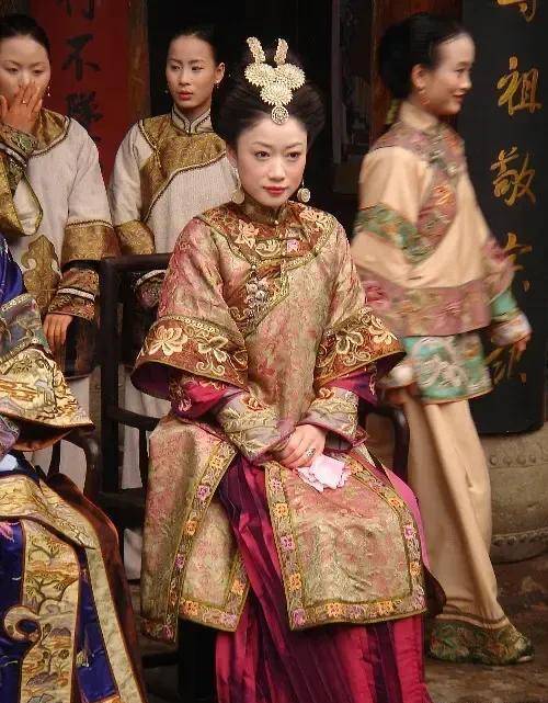 宅斗剧大家族的勾心斗角,女主人生堪比景甜,是白莲花还是战斗渣_姨