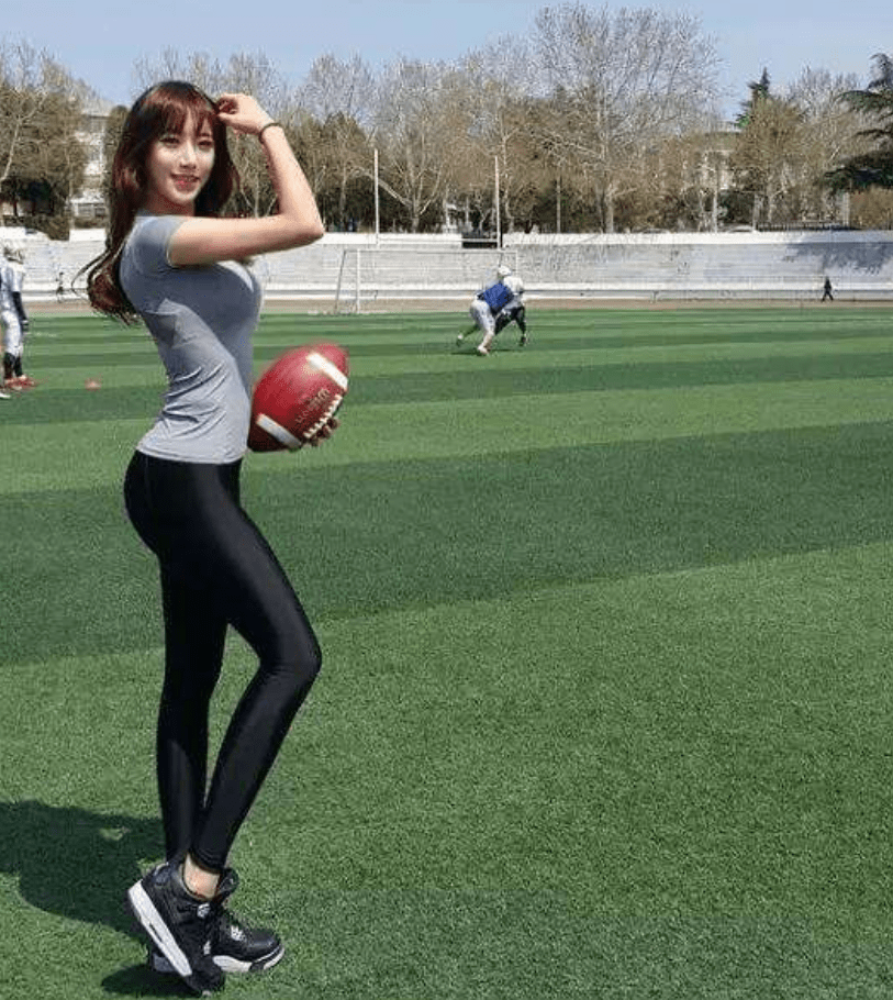 韩国健身美女艺正花,被大19岁硬汉马东锡俘获,健身真可以找对象_网友