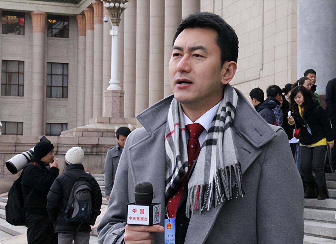 著名主持人郑天亮:嫁大6岁同行,婚后"分居"15年,她幸福吗?