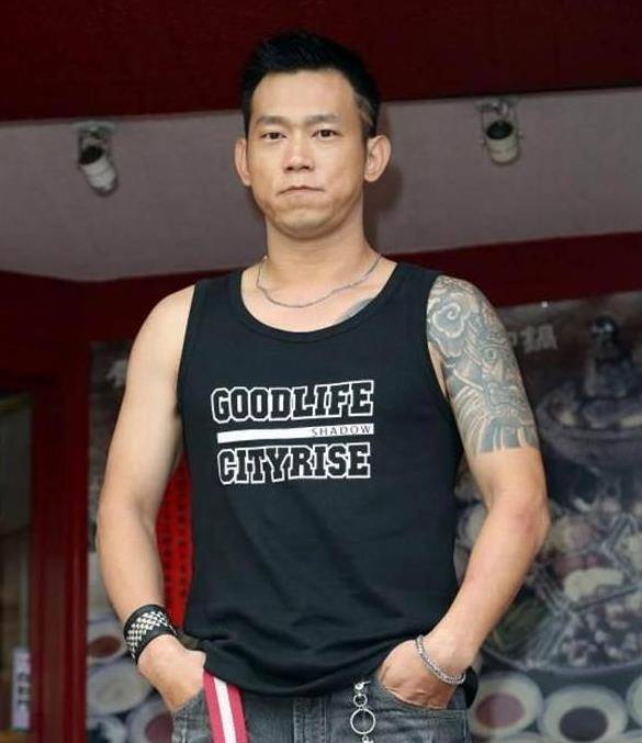 却在17岁误入歧途锒铛不听话,出来后逆袭成导演_颜正国_父亲_内心