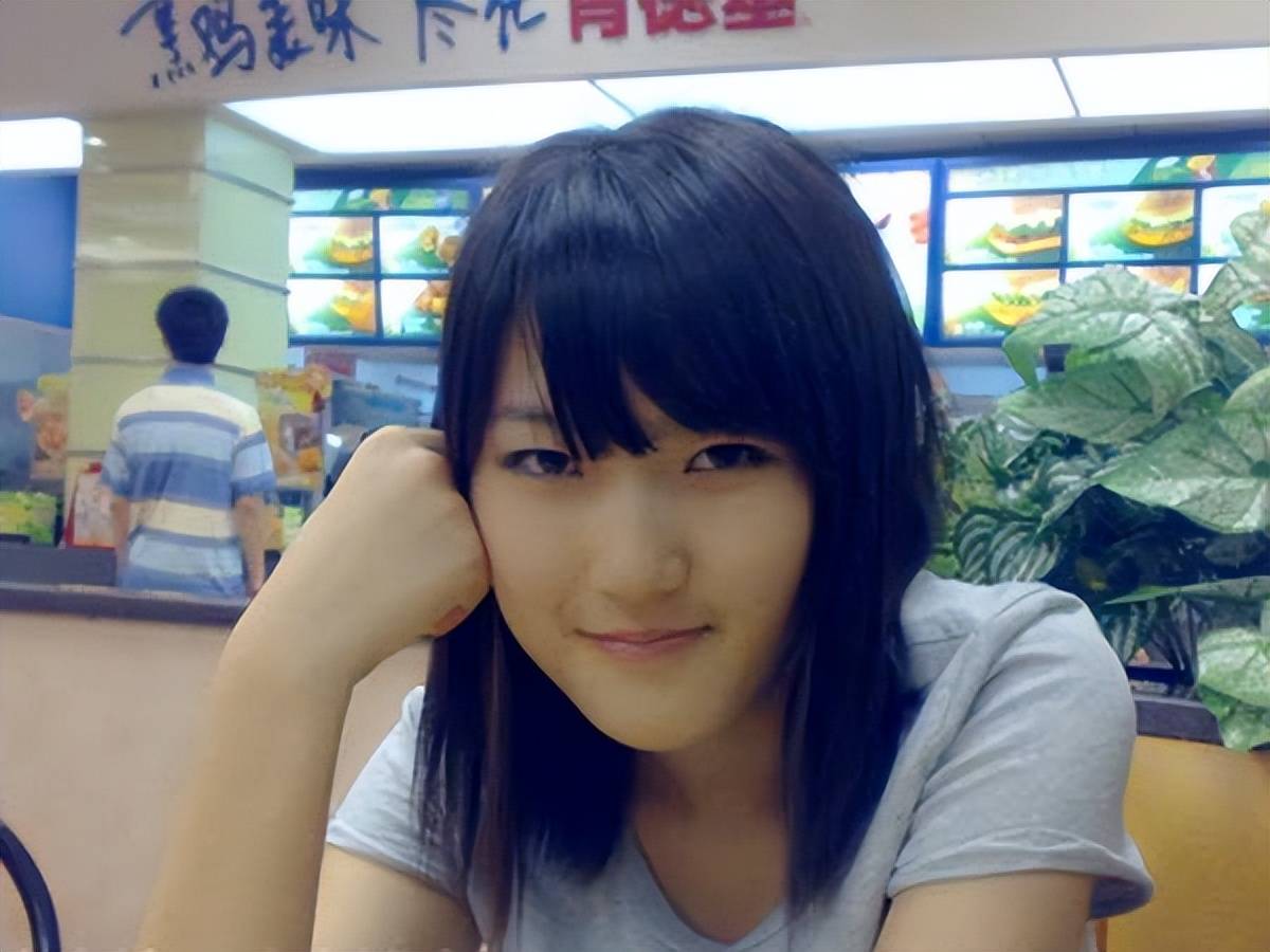 冯小刚的女儿冯思羽:在父母离婚的阴影里长大,33岁仍未婚_张娣_生活