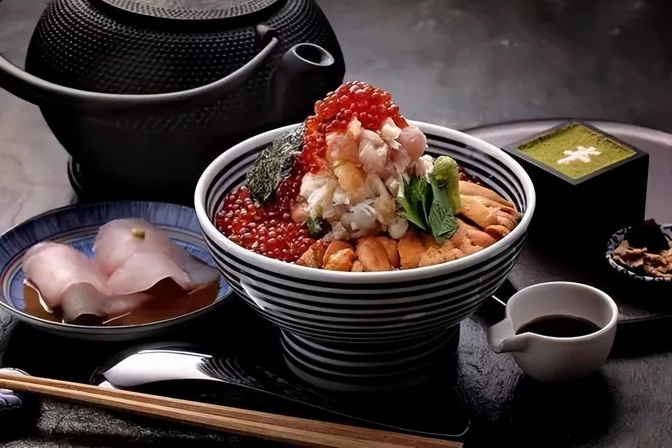 日本冬季必炫的海鲜丼饭，满满的海味，吃到你过瘾~_海胆_地址_东京