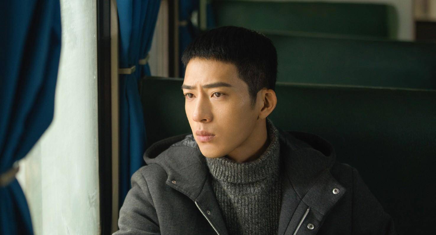 井柏然,谭松韵主演,排爆特警和投资总监的cp,嗑度太高了!