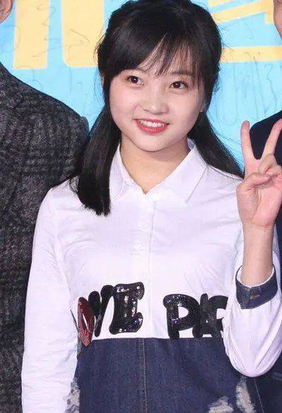 长大后的林妙可不再像儿时那样娇小可人,变得圆润,变得开始不符合如今