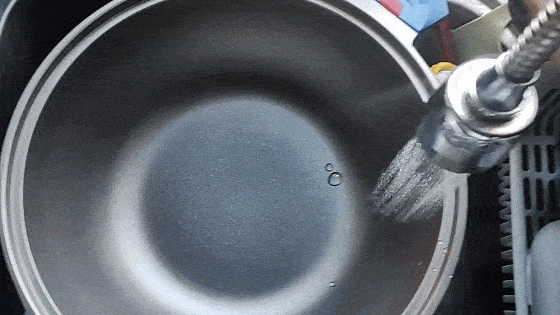 一口锅解决烹调厨具问题帝伯朗Century城际系列八合一浮雕多用锅