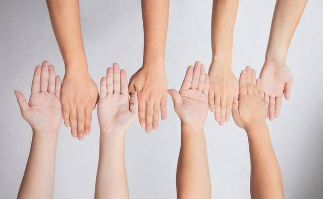 哥哥是手背,弟弟是手心,手心手背不一样的爱!_硬币_母亲_因为