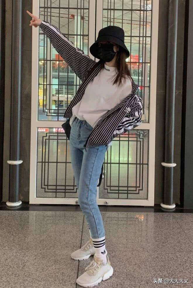西域第一美女—哈妮克孜 网友:丝袜写真这啥时候拍的 还有牛仔裤_舞蹈