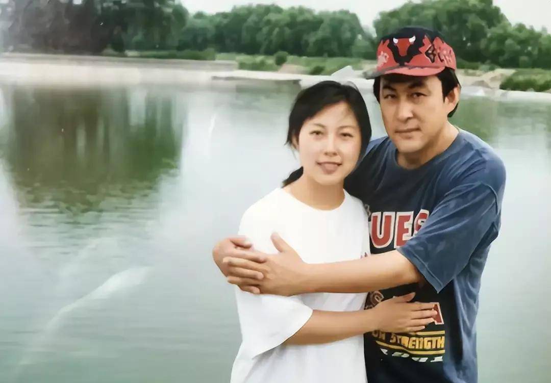 陆树铭之子陆维伦:除夕夜追忆亡父,3鞭子背后父爱深沉