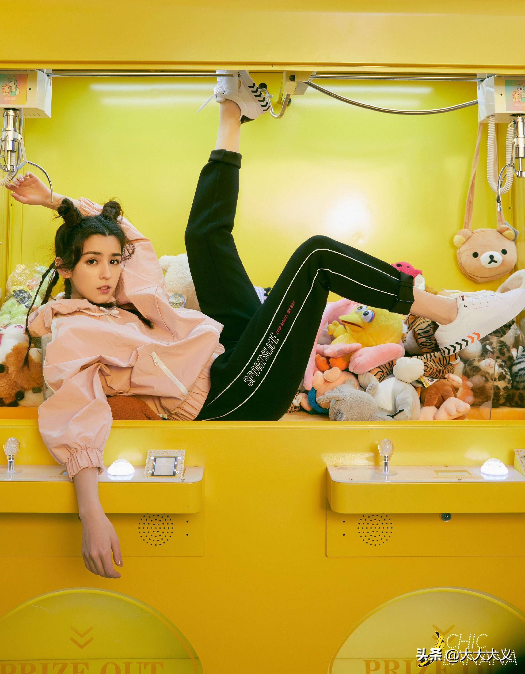 西域第一美女—哈妮克孜 网友:丝袜写真这啥时候拍的 还有牛仔裤_舞蹈