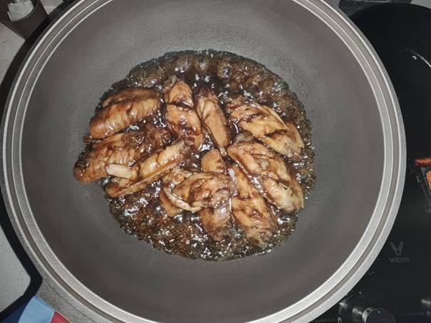 一口锅解决烹调厨具问题帝伯朗Century城际系列八合一浮雕多用锅