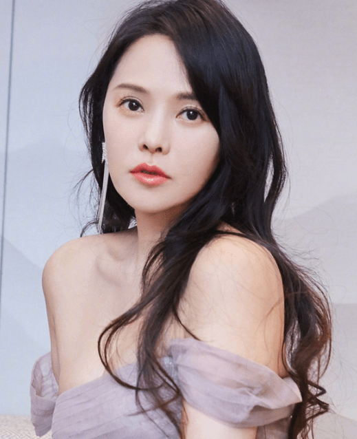 晒米粒正脸照酒窝显露,已成台湾儿媳正例_女儿_带着_李蜜