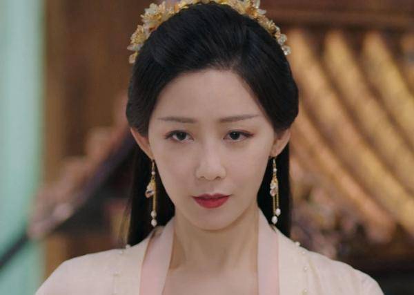 参演《半是蜜糖半是伤》走红,如今安唯绫又凭《浮图缘》圈粉无数_步音