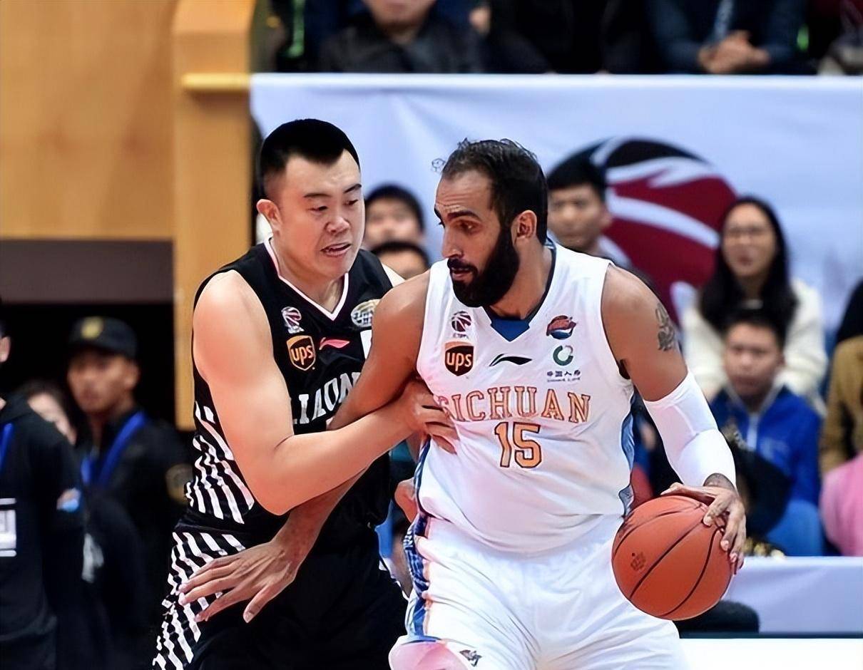 易建联的一生之敌-哈马德·哈达迪,率队击败辽宁,夺四川历史首冠_比赛