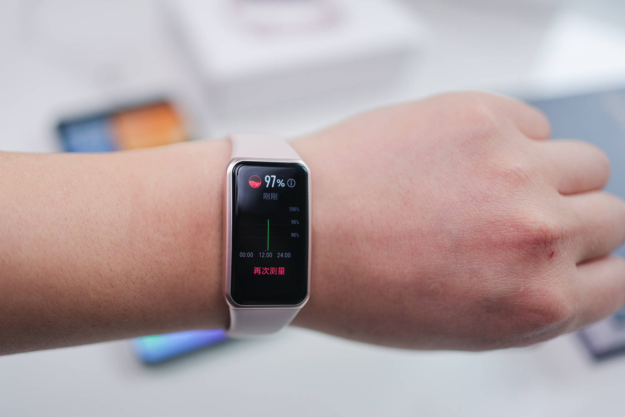 荣耀手环7上手评测,小巧的24小时健康小助手