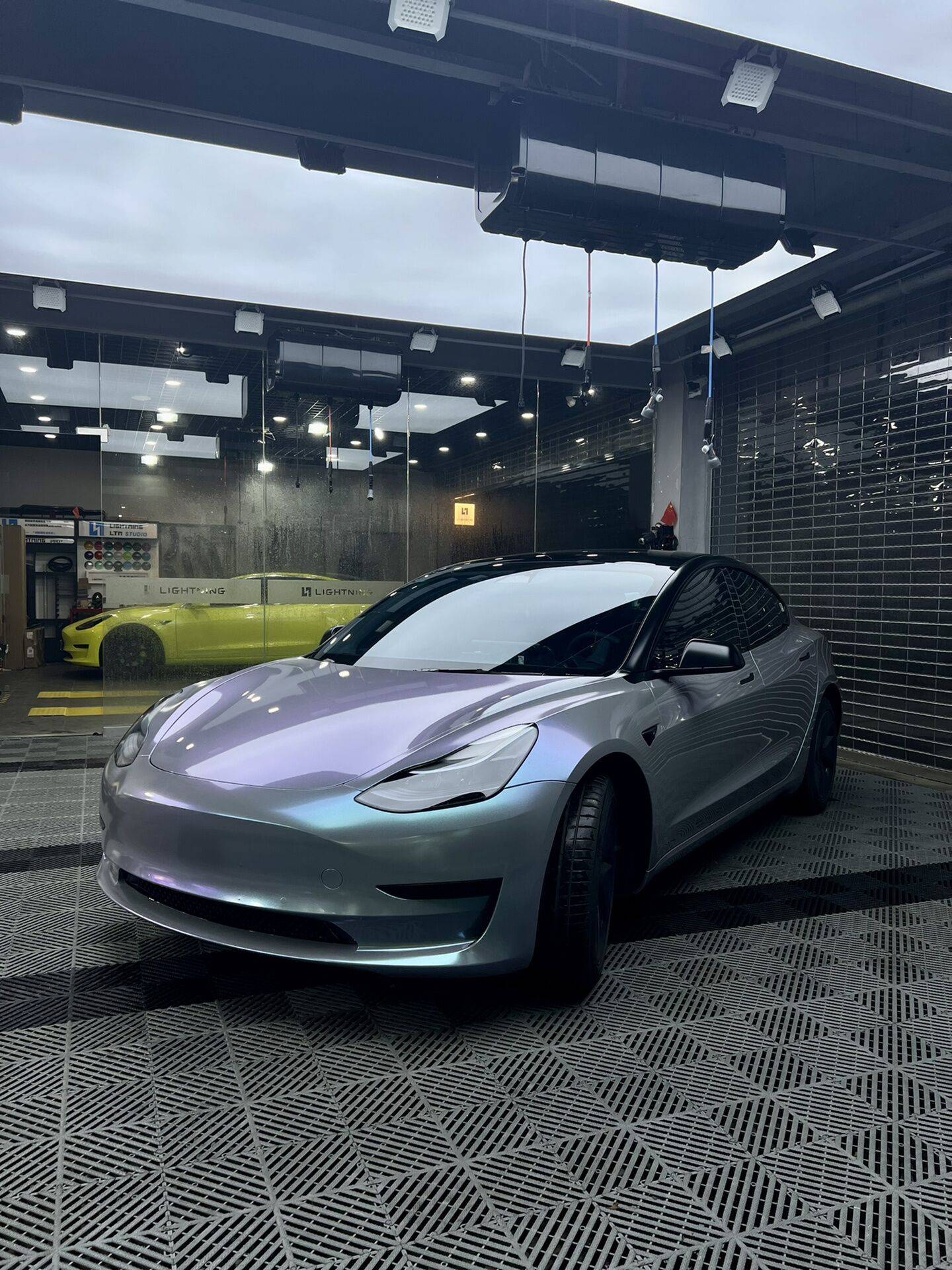 卡慕斯改色膜亮面钻石灰魅蓝,让人感觉格外清新