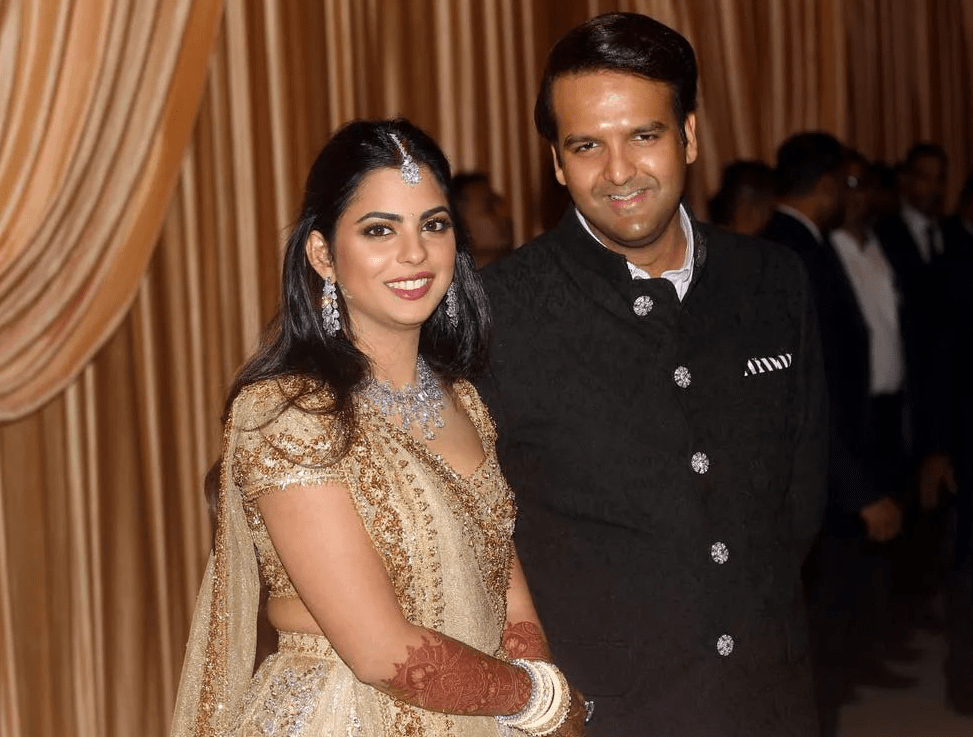 "亚洲第一白富美"伊莎:住在27层天上人间,一场婚礼花了7亿_安巴尼