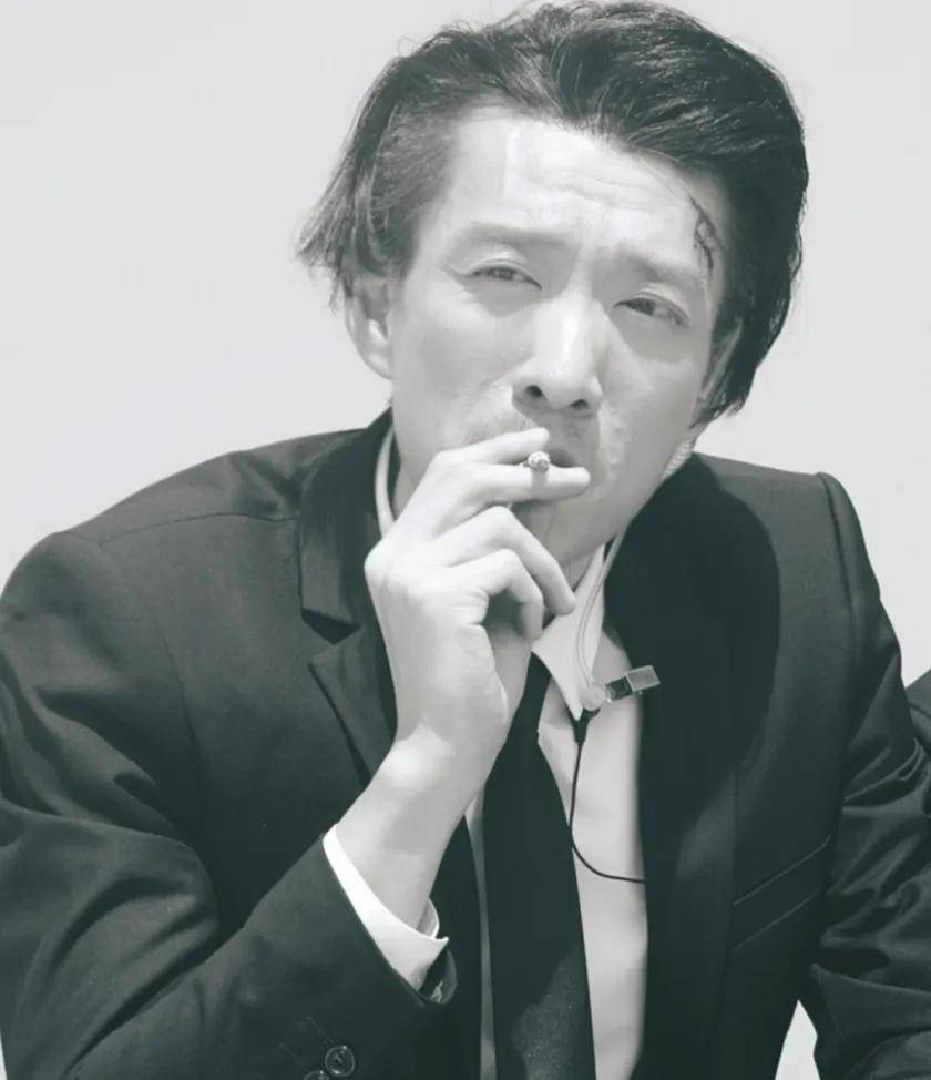 演员冯兵:当兵16年,因《狂飙》成黑马,40岁单身一人只孝敬父母_老默