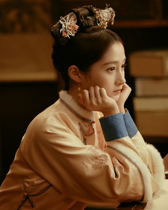 同样是"清宫造型",关晓彤灵气,宋轶典雅,看到袁姗姗心动了!