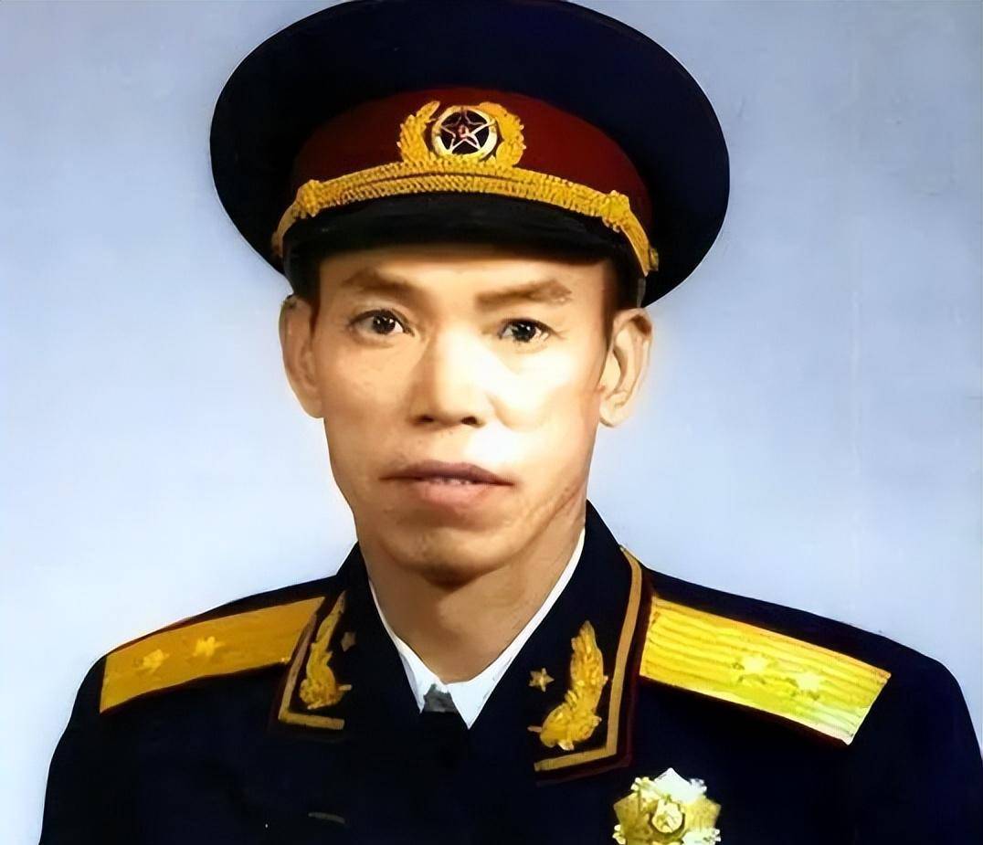 1952年,梁兴初辞去第38军军长职务,梁兴初将军去哪了?_敌人_战友_枪伤