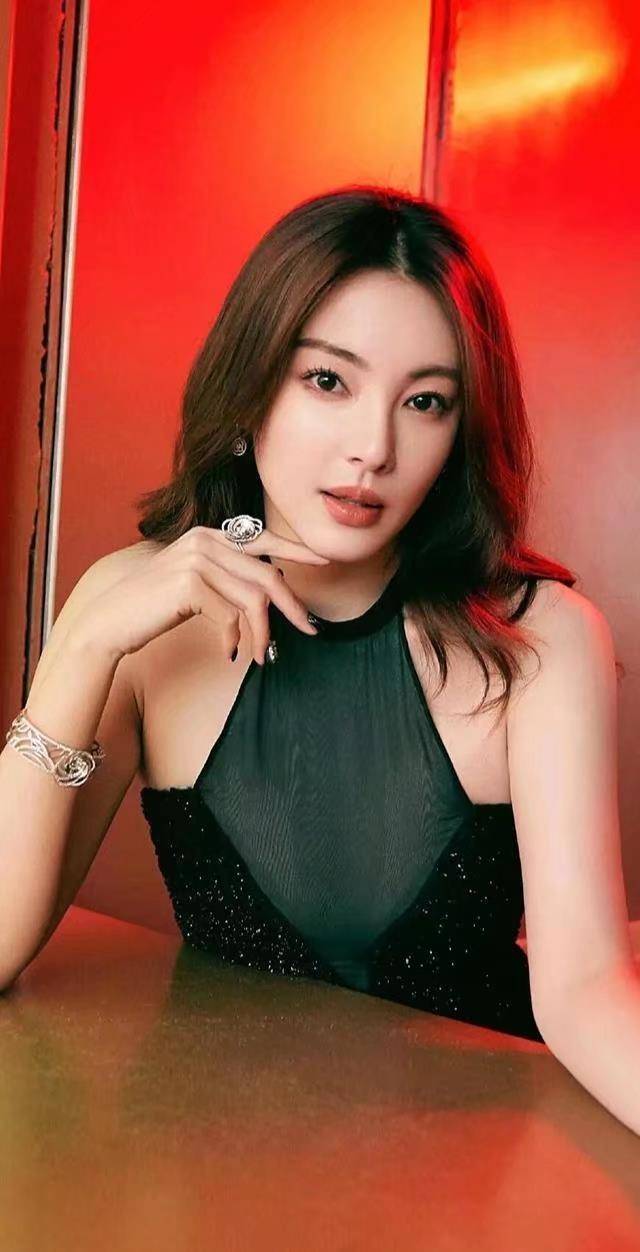 张雨绮太豪气,花250万卖下小8岁男友公司,成男友老板_因为_文章_资源