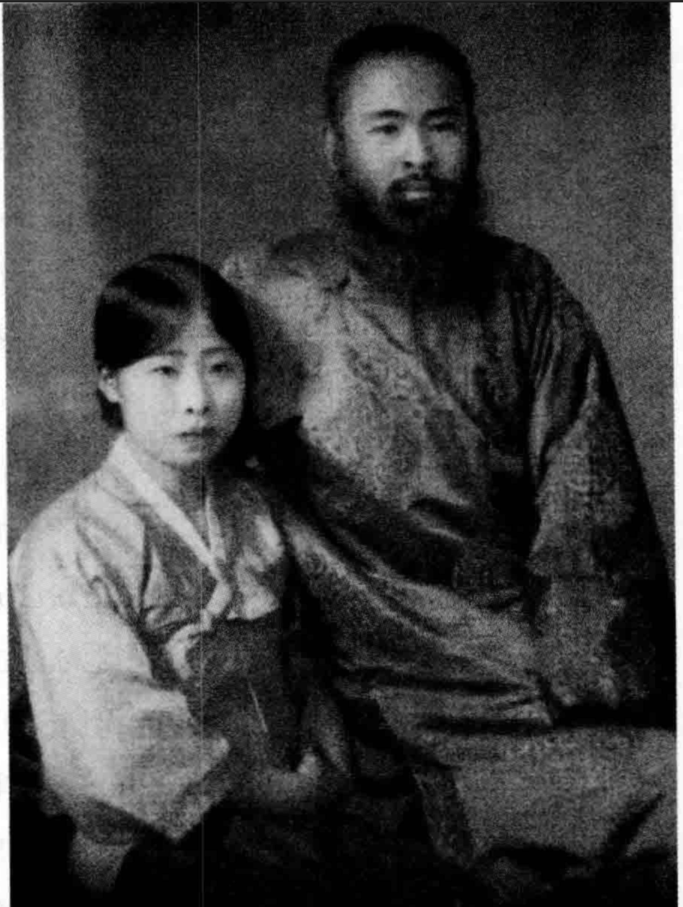 18岁奉子成婚,他一生10个女人,只有她笑到最后_太太_池春红_黄凝素