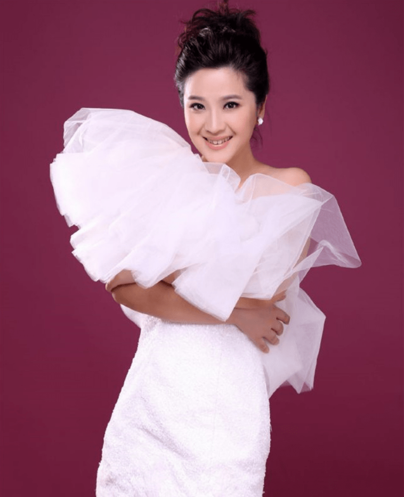 这是重庆电视台著名主持人吴洁的心灵寄语,作为一名主持人和电视人