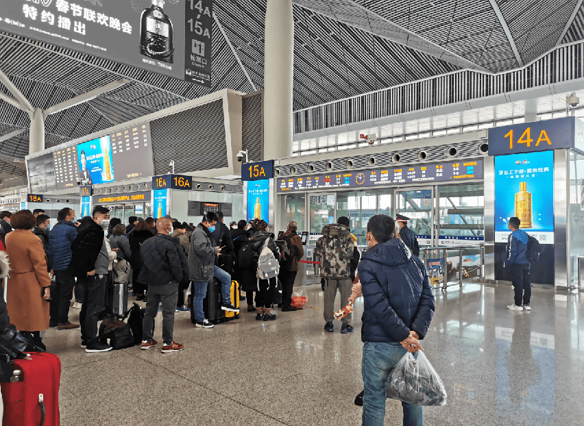 304米/块,本套西安北站广告位于2f候车大厅候车检票口a侧,b侧,有效