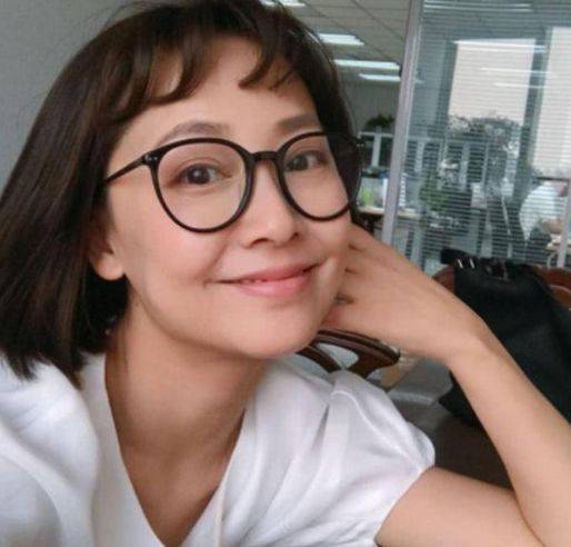 33岁嫁给张卫健,为怀孕打排卵针又丑又胖,今44岁嫩如少女_张倩_孩子