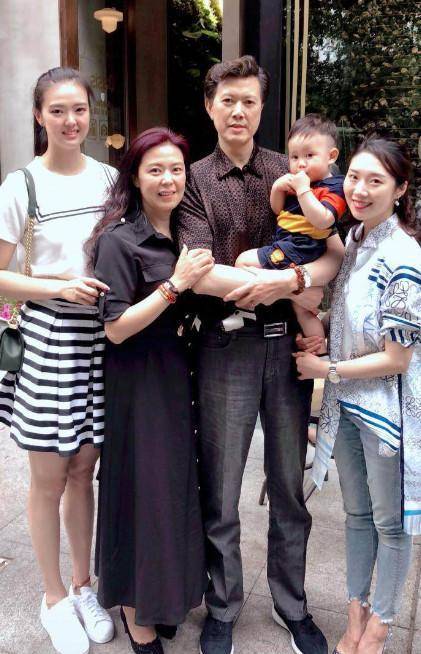 张晨向中国女排请假,女儿可能有遗憾_张友_因为_中国男排