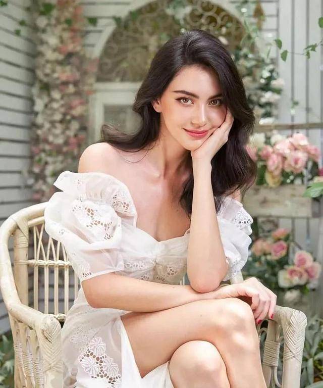沃拉娜特·旺萨莞和新晋泰国第一美女,雅黛薇卡·霍内_noon_月亮_密码
