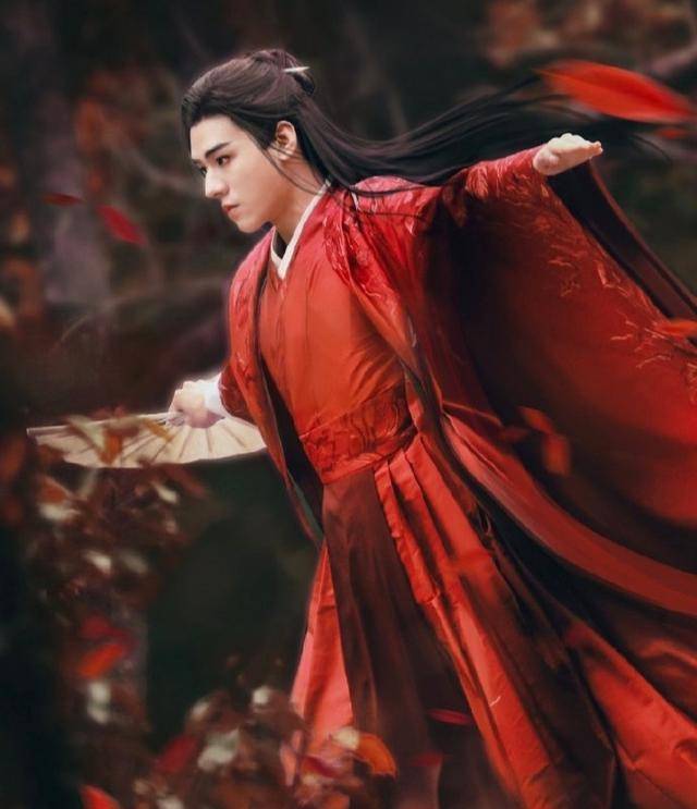 鹿晗的古装角色很少,但是《择天记》中陈长生的角色真的和谢怜的人物