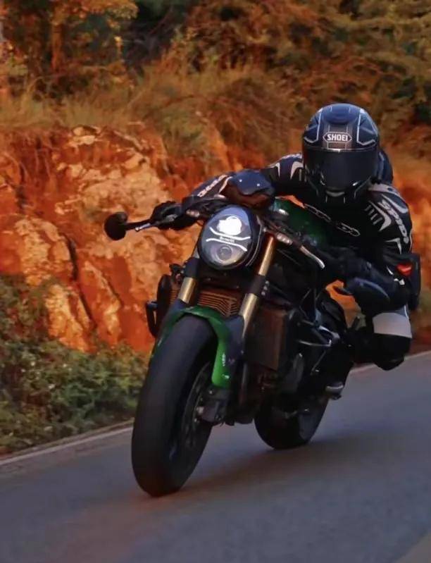 27岁"云南车神"阿亮哥命赴黄泉,他将生命献给了自己热爱的事业_搜狐