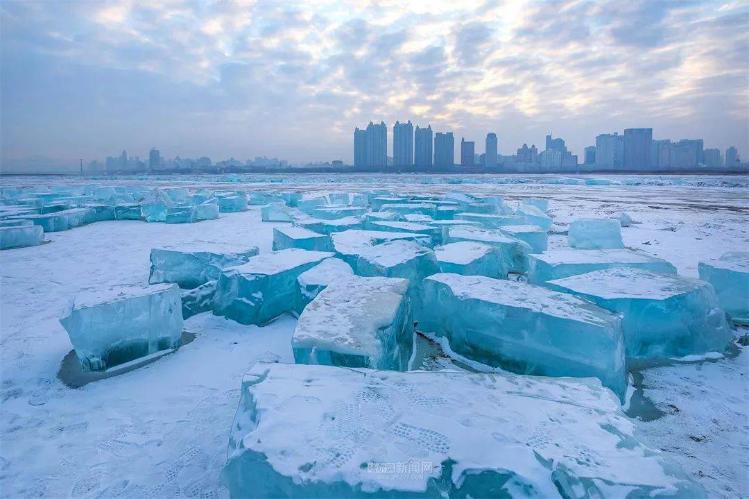 这些冰块,就是明年的冰雪大世界_松花江畔_建设_钻石