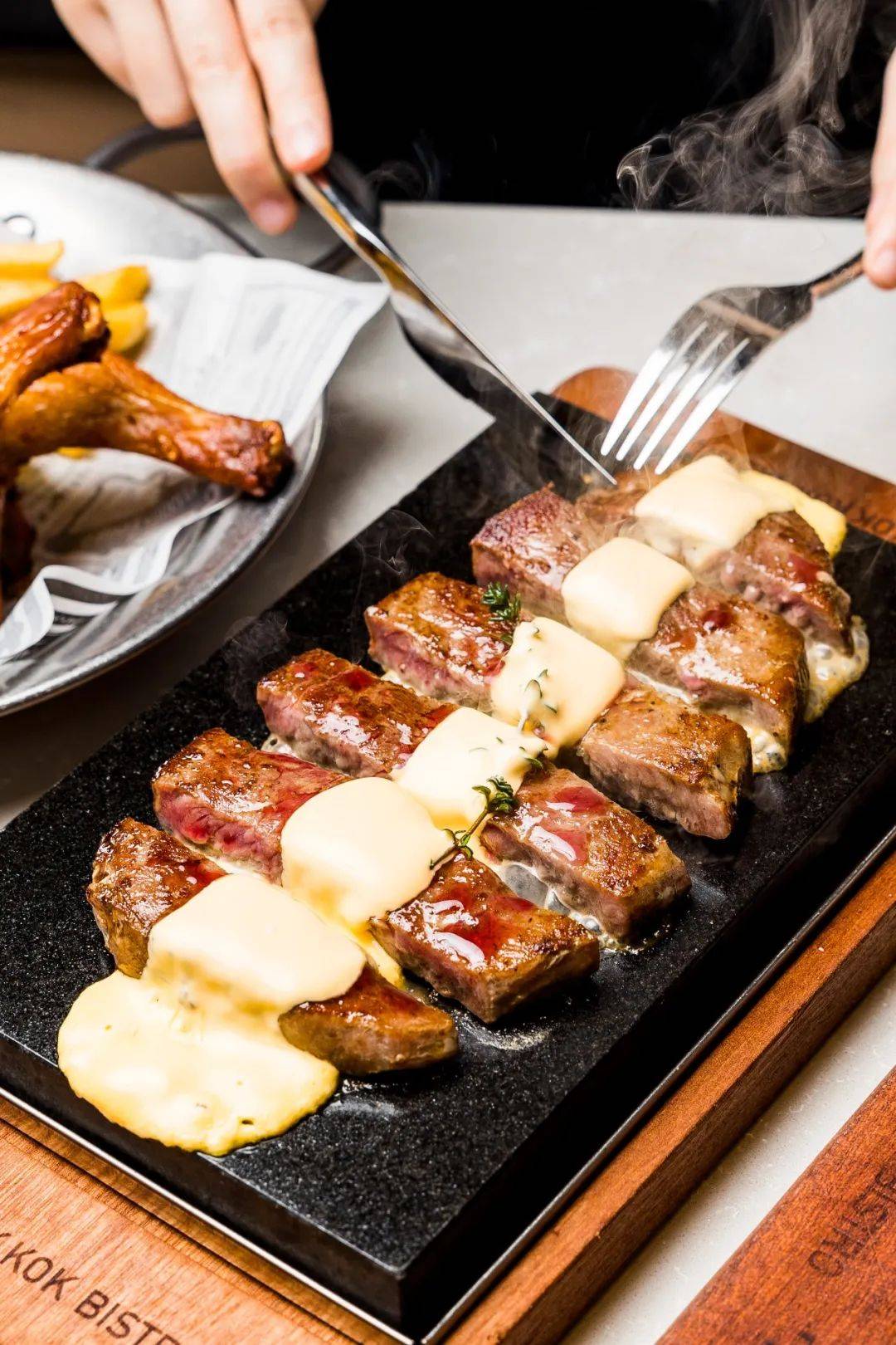 「卡朋西餐」,这次玩这么大?_芒果_薯条_肉眼