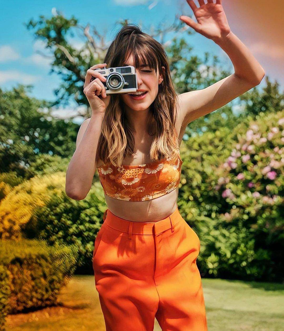 黛西·埃德加-琼斯:知识分子风美女_正常人_电影_衣服