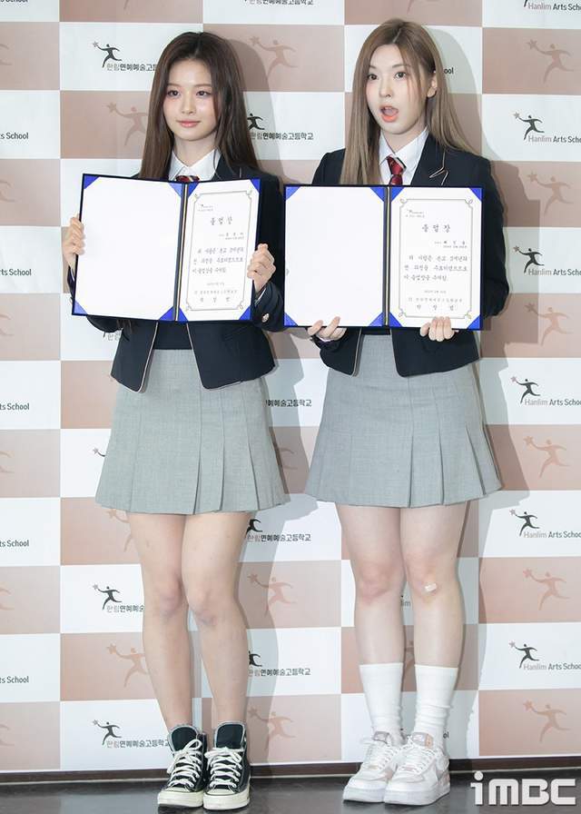10日首尔另一所知名艺术高中「翰林艺高」举行毕业典礼,多位当红偶像