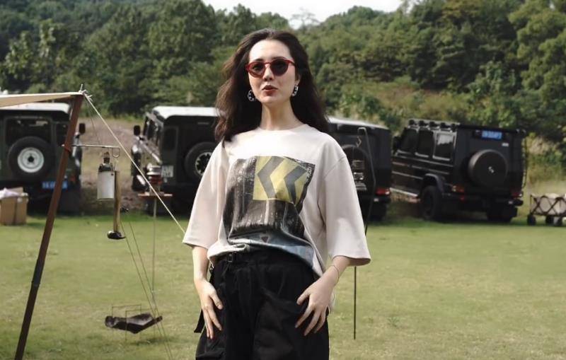 董花花:为蒋凡织毛衣超开心暗示爱情很好,岁月静好的样子真美_网友_王