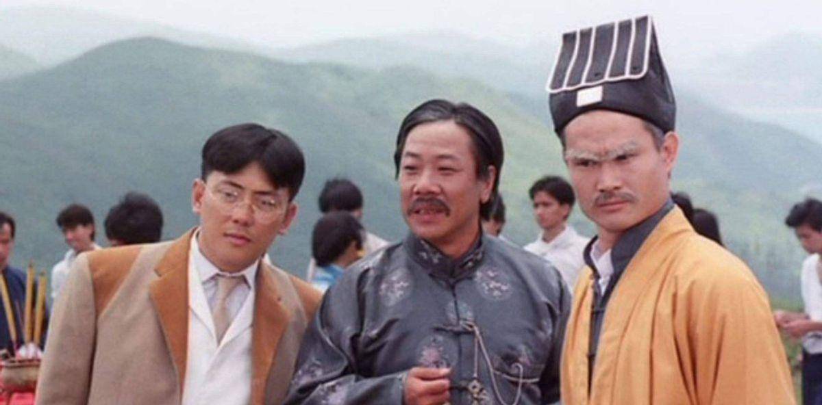 道家师徒的搞笑互动,神秘莫测的茅山秘术,儒雅憨厚的主人公"九叔"为