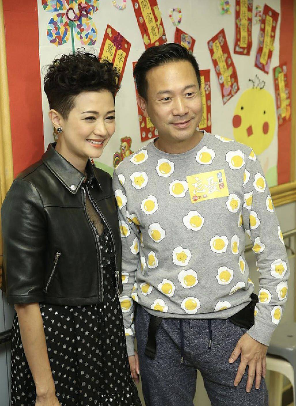 知名港星时隔数月终于与妻女团聚,去年一家三口移居泰国_陈国_罗敏庄