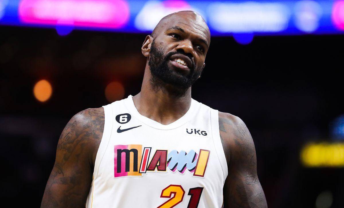 33岁中锋被马刺买断,将加盟76人,他带来的提升有限_戴德蒙_本赛季