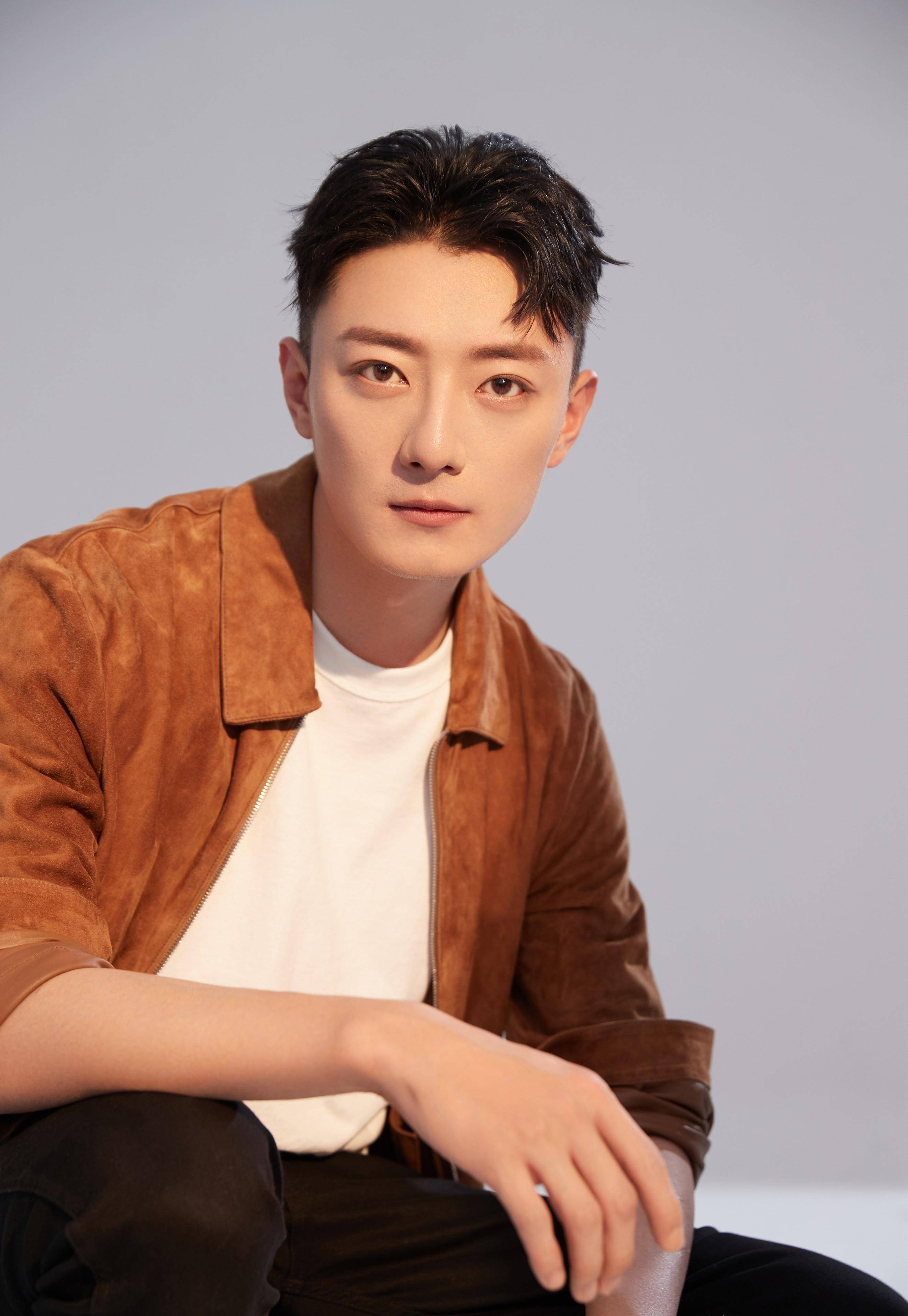 《狂飙》演员对比照可太有意思了