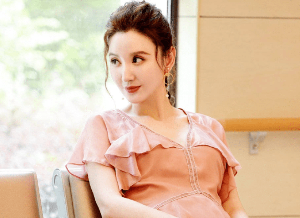 张萌这次彻底翻车:凌晨3点安排工作,早上7点夺命call,窒息_员工_小时