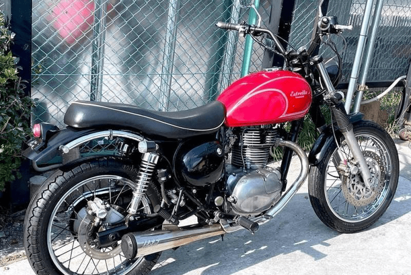 经典回顾:川崎250复古车,油箱14l,复古车迷最喜欢改装车型之一_搜狐