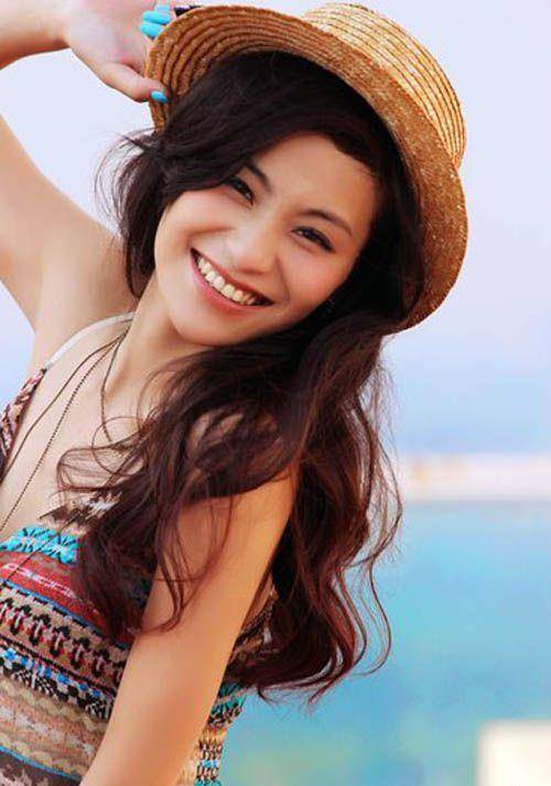 演员刘洋影子和朱杰官宣结婚,朱杰沉浸在喜悦中,被老婆强吻.