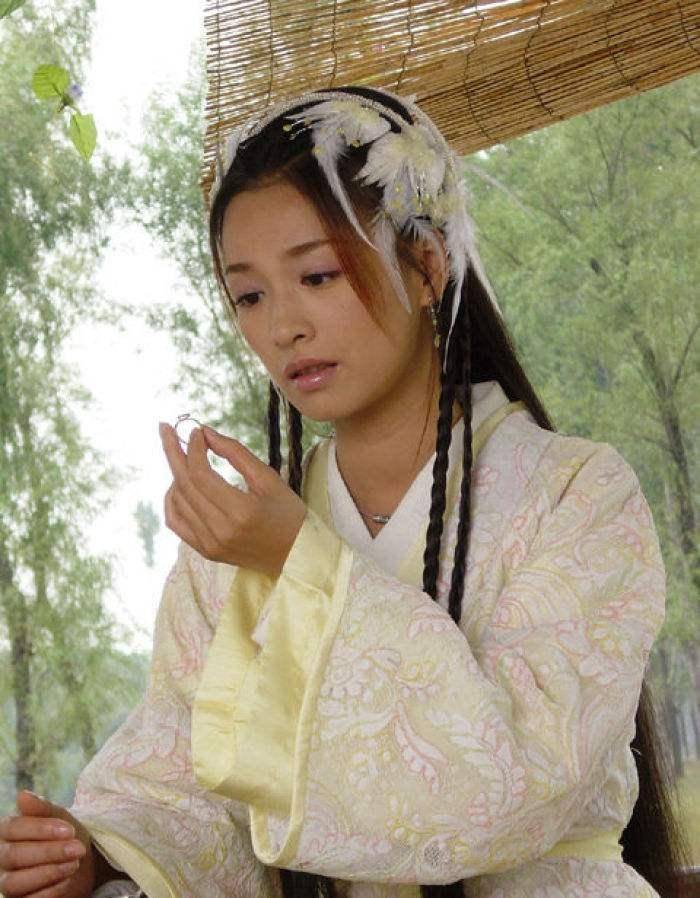 《花姑子》张庭的五个造型,羽毛贴片最普通,几根铁丝玩出新花样_时候