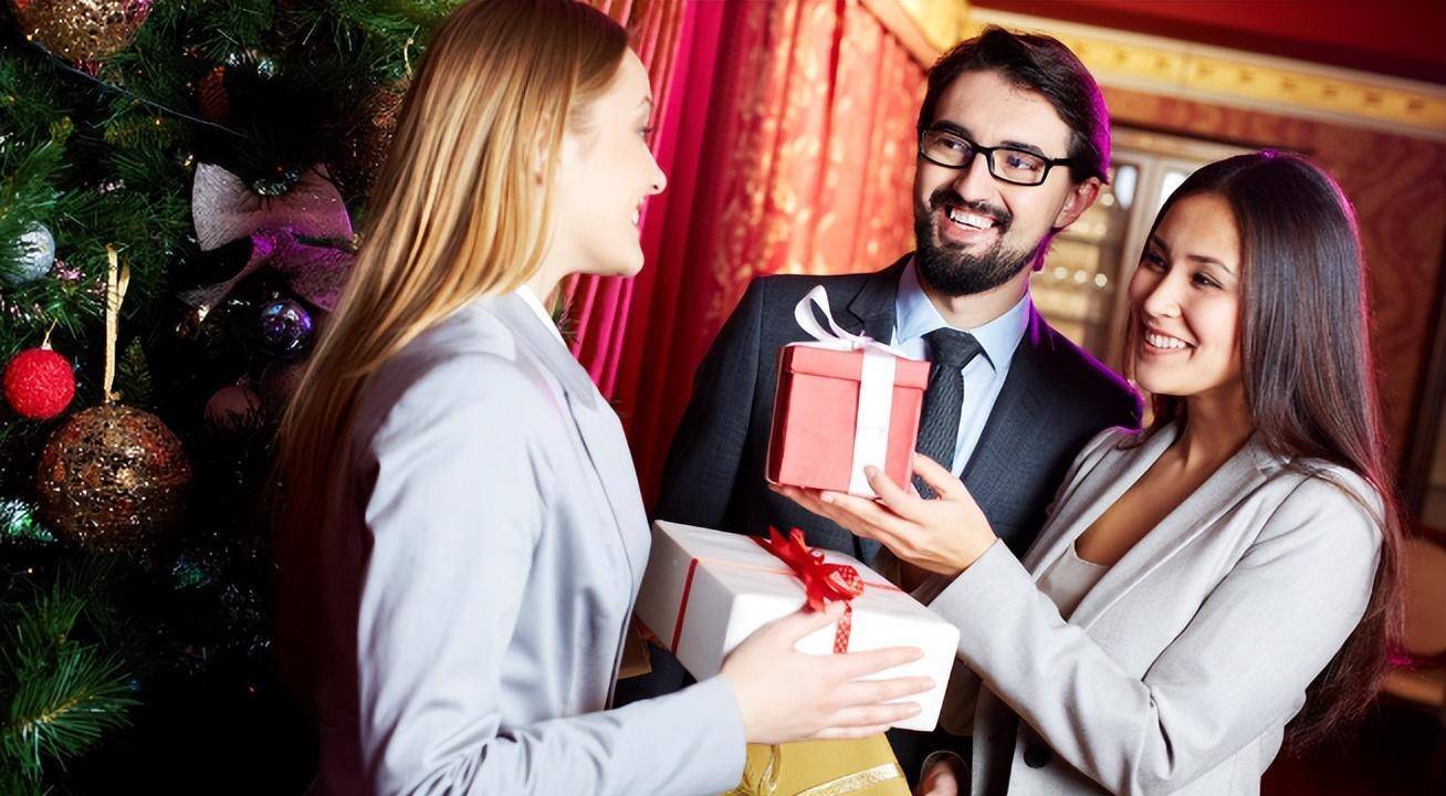 俗语说"东西七不送,送了人散财也空",7不送都指啥?