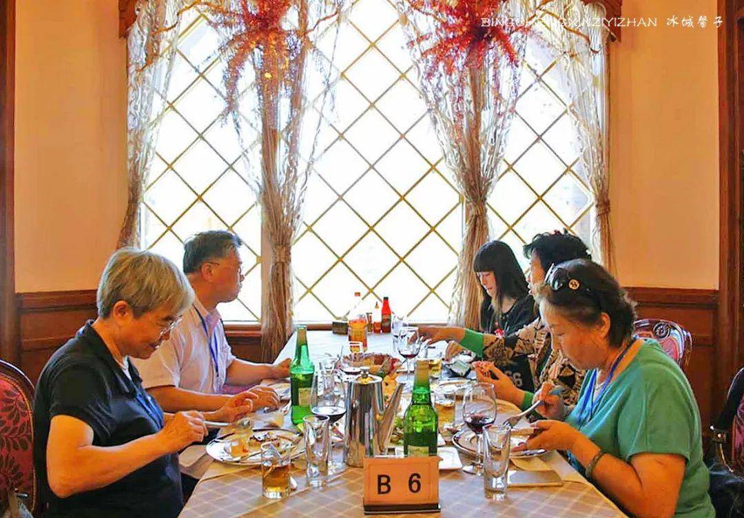 金环西餐厅:最美好吃的俄式西餐厅_俄罗斯_建筑_美食