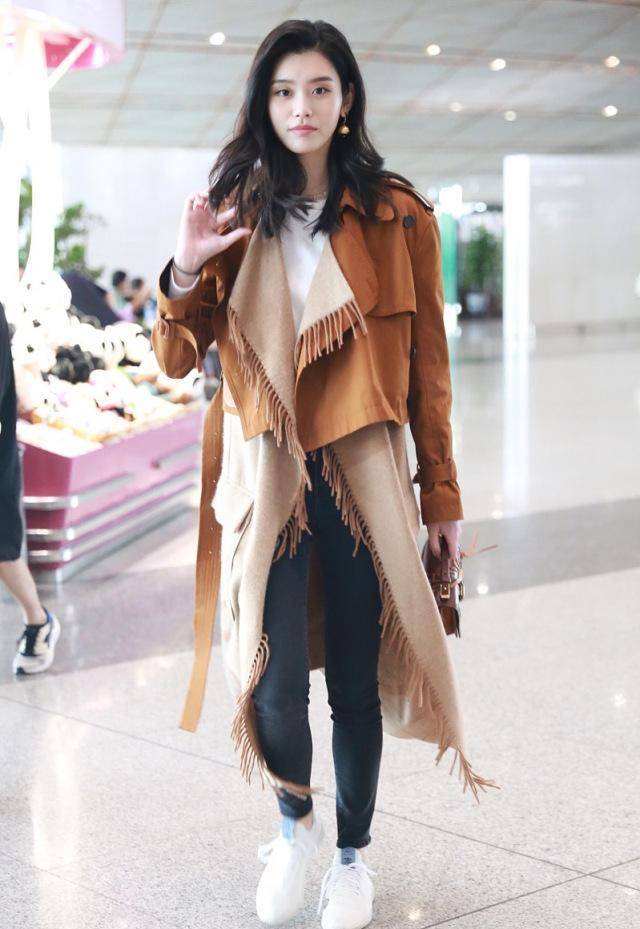 8套初秋明星穿搭,这样穿让你一个夏季不重样!