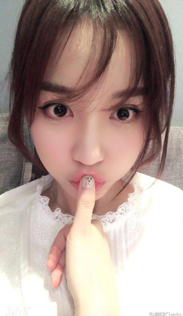 王思聪前女友雪梨走红毯,颜值和身高都有水分_cm_孙伟_自拍